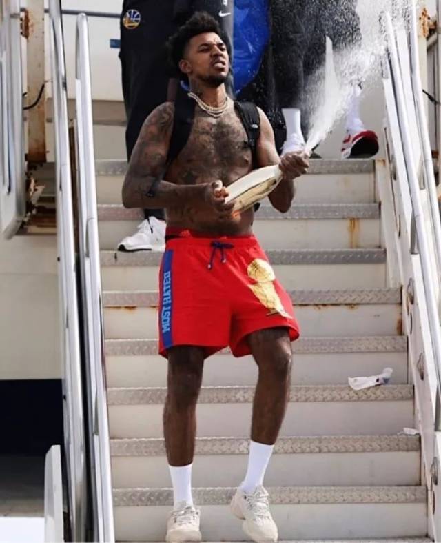 以客流促消 以客流促消